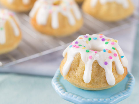 Mini Lemon Drizzle Bundt Cakes ⋆ The Quiet Grove